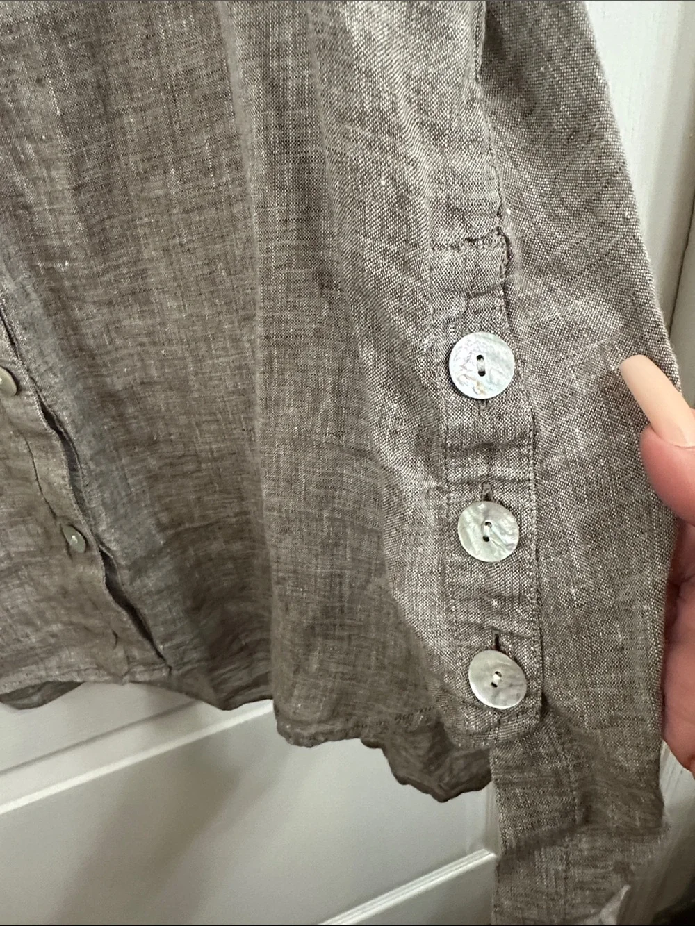 J. Jill Linen Sleeveless Button-Front Top in Taupe